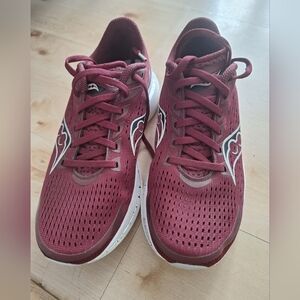 EUC Saucony Endorphin Speed 3 Women's Running Shoes